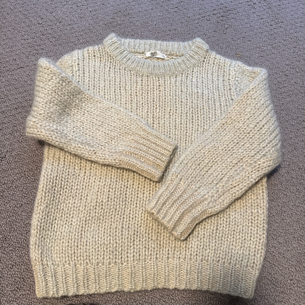 Vintage Cream crew Neck Sweater. Made in Italy sweater fits size S women.